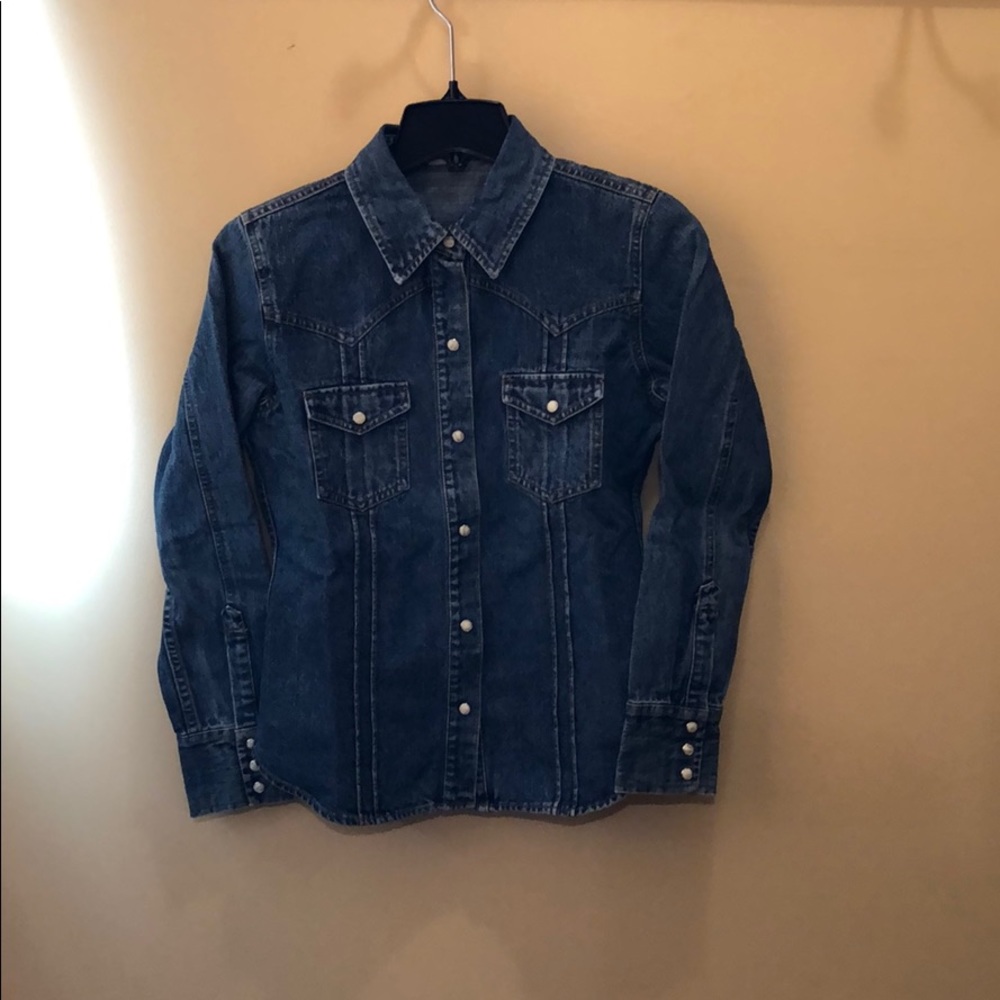 Women’s Arizona denim shirt size medium